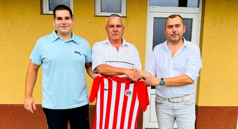 Ismerős arccal a kispadon tér vissza a Tevel a futballporondra