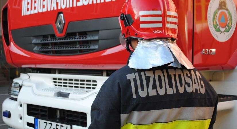 Tűz volt egy panelházban Győrben, menekítették az embereket