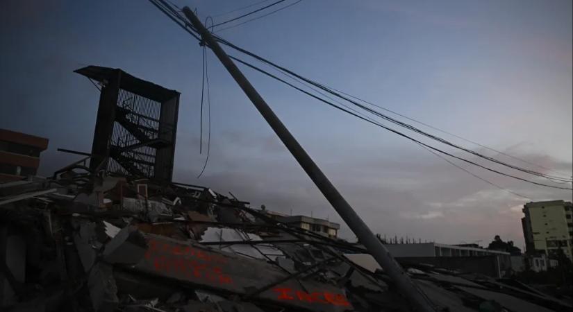 Nyolc nappal a földrengés után túlélőt találtak a romok alatt Venezuelában