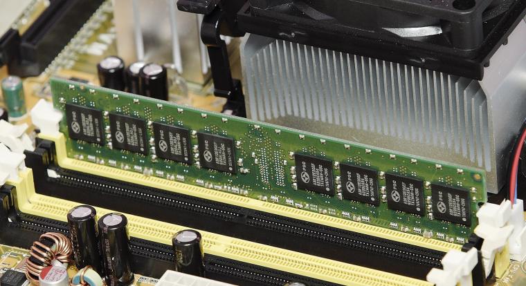 Újabb brutális drágulás jöhet a RAM-oknál és SSD-knél