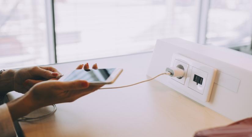 Egységes vezeték nélküli töltés jöhet minden mobilhoz