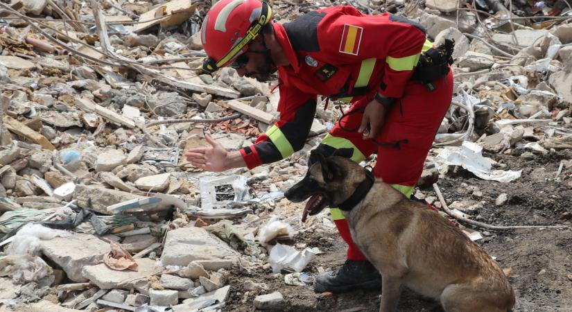 Még mindig találtak túlélőt Venezuelában, nyolc nappal a földrengés után