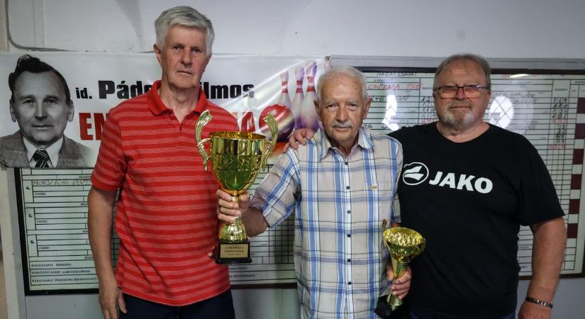 Méltóképpen emlékeztek a soproni tekések
