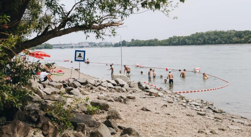 Megnyílt Budapest legnépszerűbb dunai strandja, ingyenes a fürdőzés