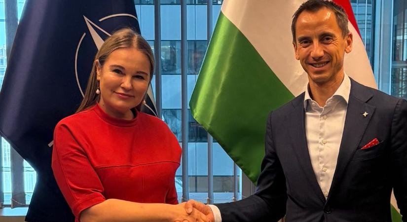 „Egy valóban pozitív és tartalmas találkozó” – NATO-csúcs előtt egyeztetett a magyar külügy az ukránokkal