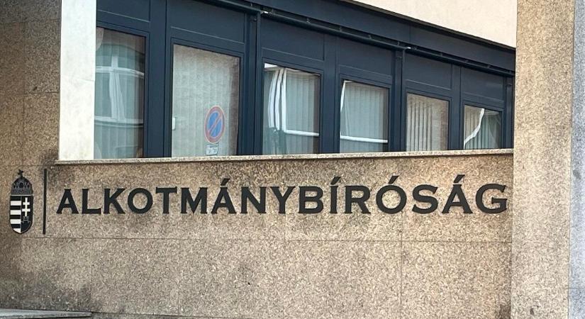 Tartogtott egy kis meglepetést az Alkotmánybíróságnak a Magyar Közlöny