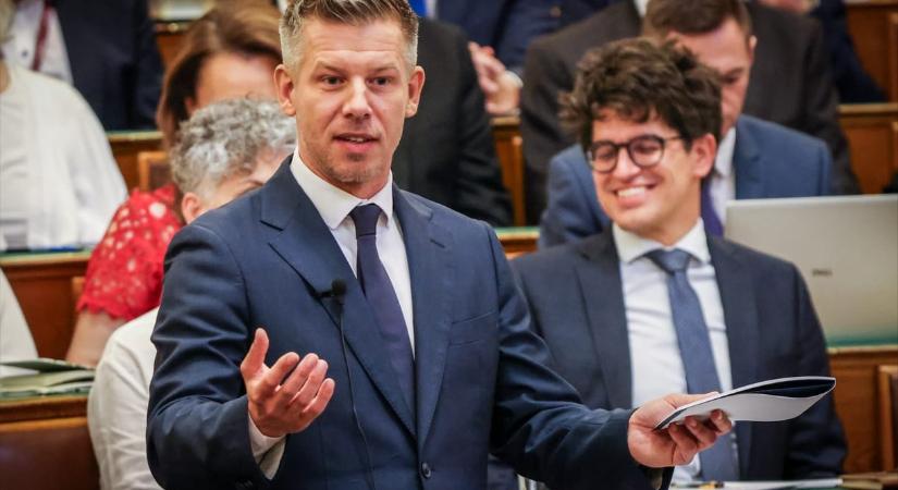 Magyar Péter bejelentette: ők kapják meg a 100 ezer forintos iskolakezdési támogatást
