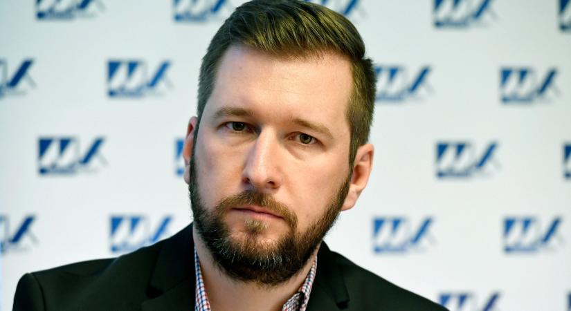 Ismert kommunikációs szakembert igazolt a közlekedési tárca