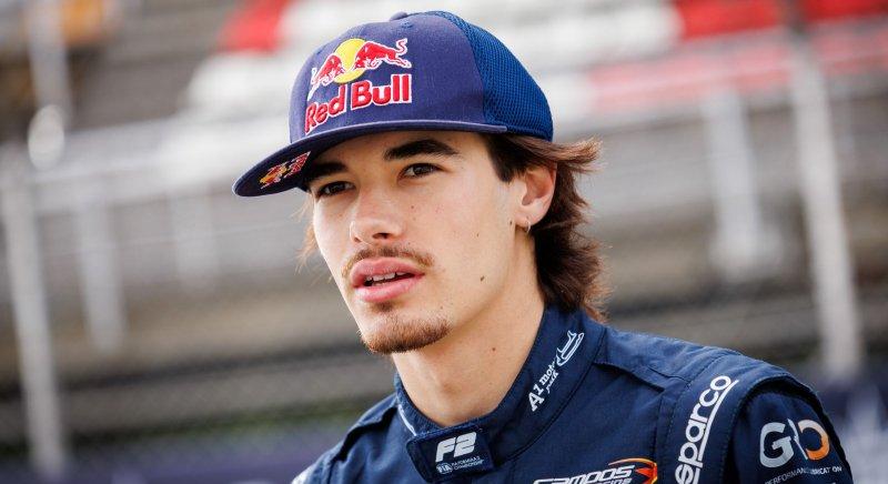A Red Bull ősszel F1-es autóba ülteti Tsolovot