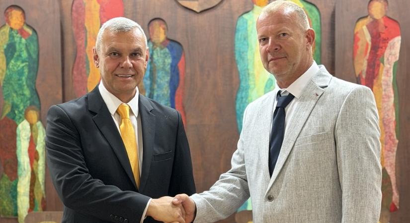 Dani Rudolf, Ausztriában élő szobafestőt indítja a sárvári időközi választáson a Híd a Jövőért Egyesület
