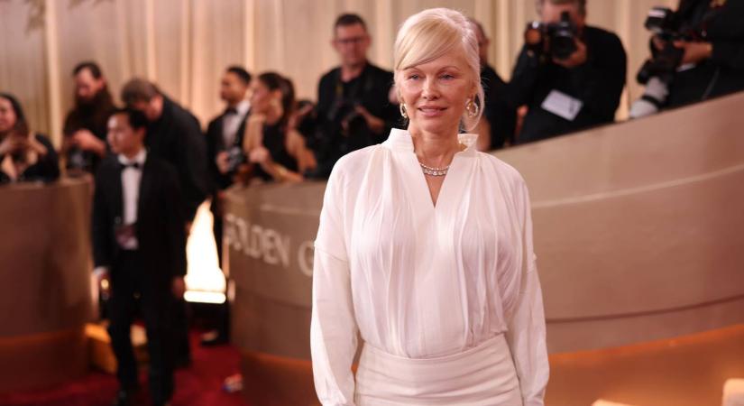 Pamela Anderson 59 évesen is bombaformában: bikiniben mutatta meg alakját