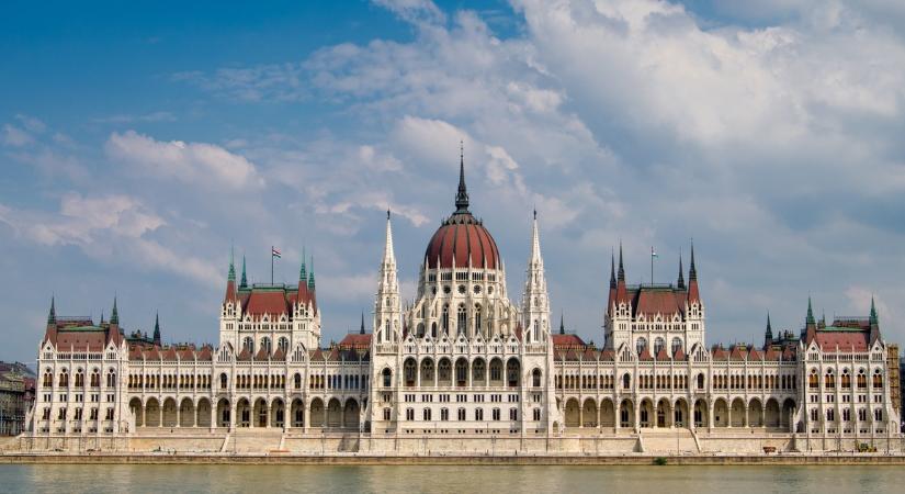 Döntött az Országgyűlés: Ő fogja vezetni a közmédiát