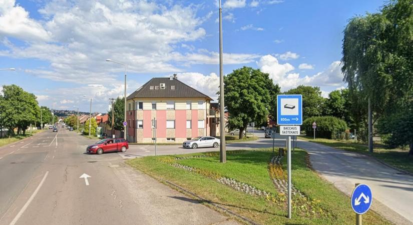 „Úgy hiányzik oda a kereszt, mint szoftverfrissítés a prezentáció közepén”
