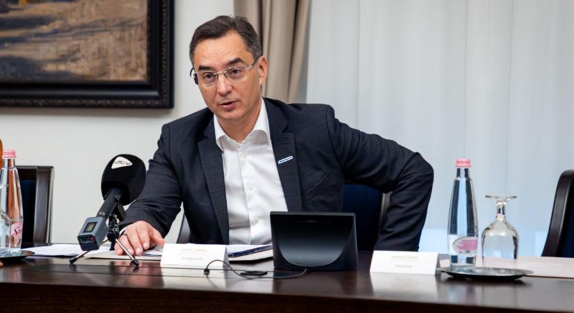Papp László kiosztotta a lemondását követelő Tárkányiékat