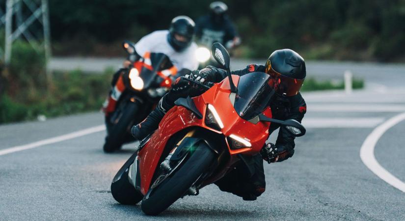 Tüntetésre is készek a motorosok miatt a lakosok a Bakony közepén