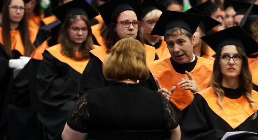 Közel négyszáz fiatal vette át diplomáját a MATE ünnepségén - FOTÓ, VIDEÓ