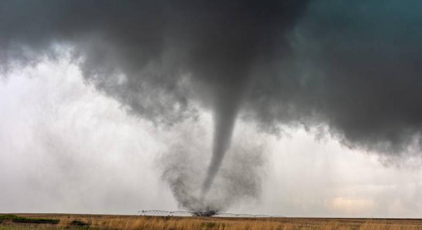 Megvan az idei első hazai tornádó? Fotók és videó is készültek a ritka jelenségről északnyugaton