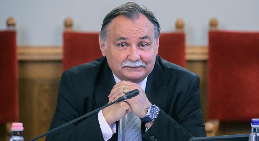 Gajdos László szerint Debrecen polgármestere feláldozta a várost az Orbán-kormány ámokfutásának