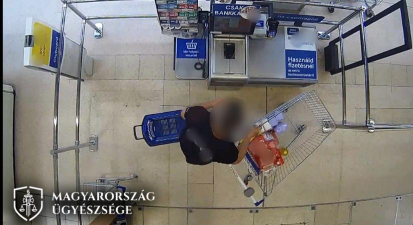 Legót vitt el a polgármester a sárgarépa vonalkódjával