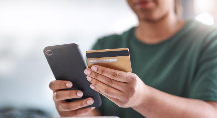 Figyelmeztetést adott ki a hazai nagybank - leáll a mobilbank és a netbank is