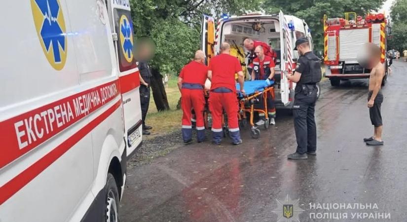 Villám csapott le egy tóparton Voliny megyében, heten kerültek kórházba