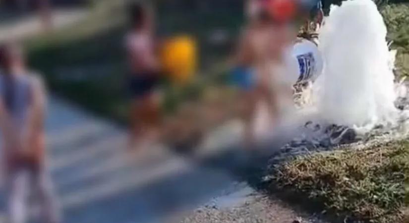 A gyerekeket akarta szórakoztatni a hőségben megnyitott tűzcsappal, kétezer ember vízellátását veszélyeztette