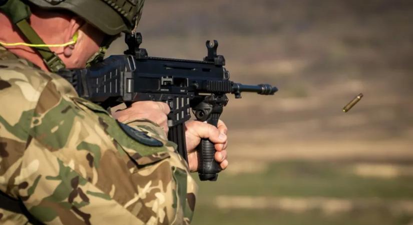 A Colt CZ-balhé: rettenetesen előnytelen szerződést kötött a magyar állam, ezt próbálja menteni a 4iG