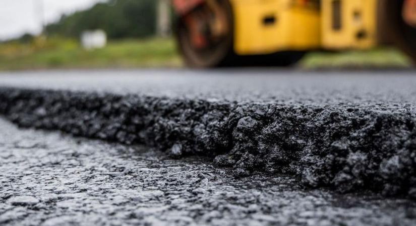 Teljes útzárra készülhetnek az autósok: a vasútállomást kerülőúton lehet megközelíteni!