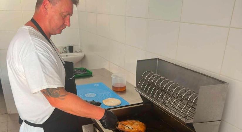 A kaposvári vásárból Vir szigetére: a magyar lángos a horvát tengerparton is hódít