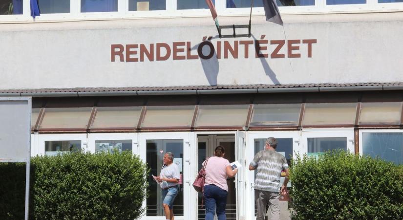 Beáztak a rendelők a Lánc utcában: hét éve várják a felújítást