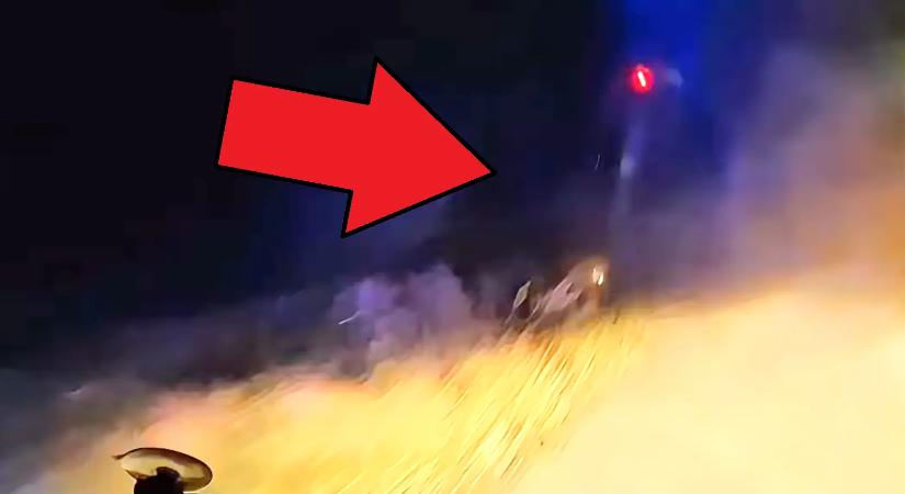 Brutális magyar autós üldözés: videón, ahogy a levegőbe repül a rendőrök elől menekülő jármű!