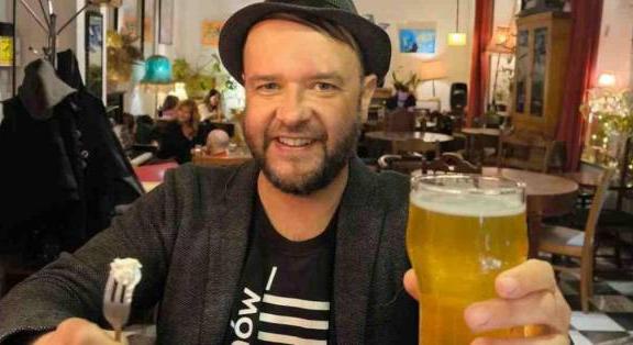 Amikor a Kocsmaturista az Ez sör! kiállítás házigazdája