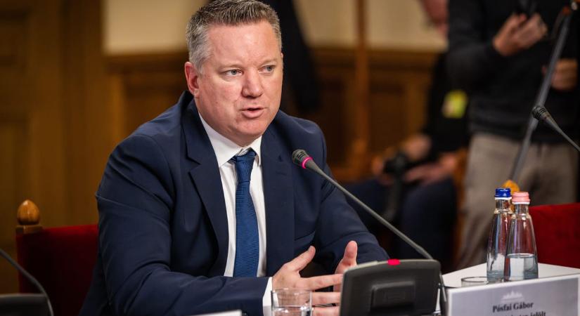 Újabb Belügyminisztérium alá tartozó vezetőket cserélt le a kormány