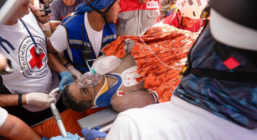 Túlélőt mentettek ki a romok alól Venezuelában, nyolc nappal a földrengés után