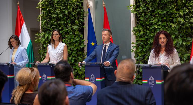 Magyar Péter üzent a debreceni polgármesternek: Egyetlen lehetősége van, hogy távozik a hivatalából - Kormányszóvivői tájékoztató