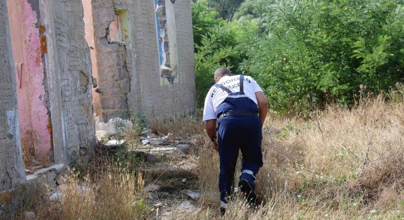 „Ő nevelte fel az unokáit, az egyik mégis agyonütötte” – a girincsi horrorgyilkosság helyszínén jártunk (friss fotókkal, videóval)