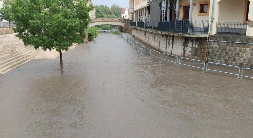 Így mosta el Egert a brutális felhőszakadás - fotók, videók