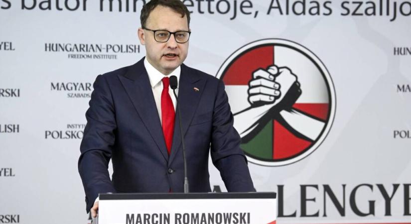 Elvették a menekültstátuszát, okmányaikat érvénytelenítették a Magyarországra szökött lengyel miniszternek és helyettesének