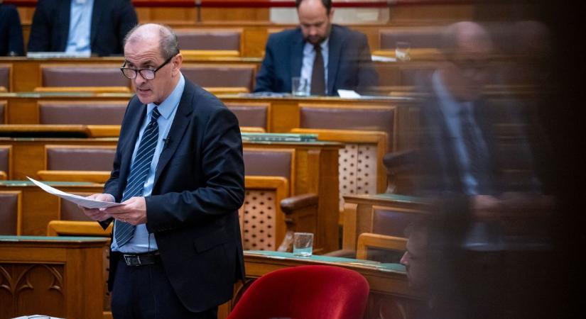 Kulcsfontosságú egészségügyi kérdésben szabott határidőt Magyar Péter Hegedűs Zsoltnak