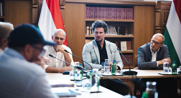 A kormány elkezdte az egyeztetést a színházi szakmával