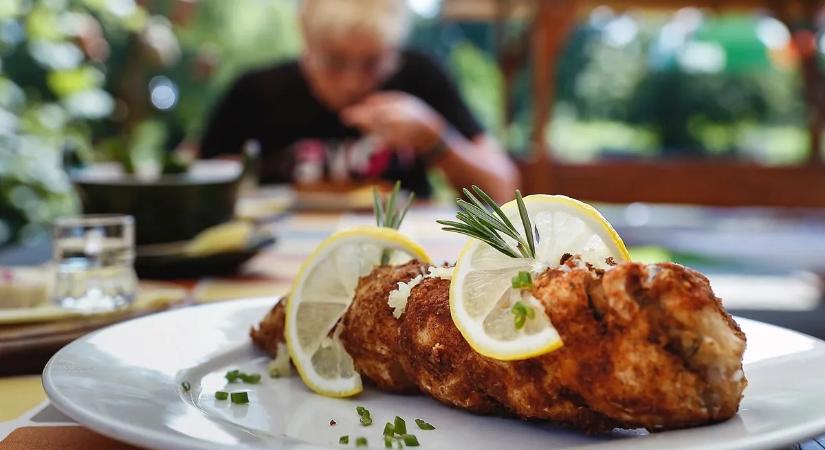 Ez a tökéletes balatoni hekk titka: pont olyan, mint a strandon, és otthon is könnyedén elkészítheti