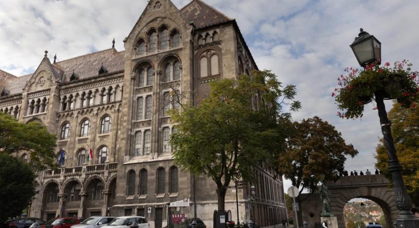 Elindul az ügynökakták feltárása, itt a kormányhatározat
