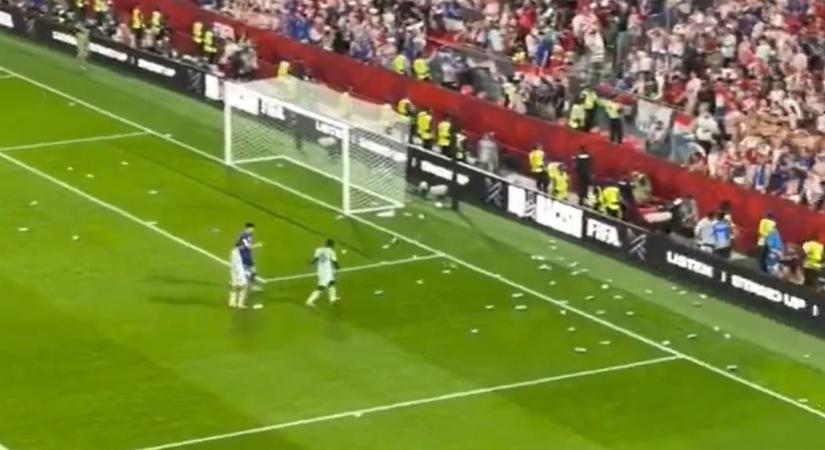 Videón, ahogy elszabadultak az indulatok a bíró döntése után a portugál-horvát meccsen