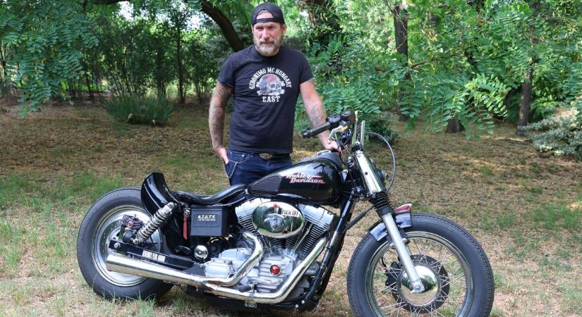 Különleges motort rakott össze a profi tetováló (fotókkal, videókkal)