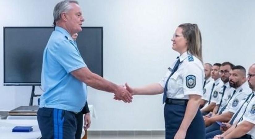 Új rendőrtiszt Tolnában: hadnaggyá nevezték ki a paksi rendőrnőt