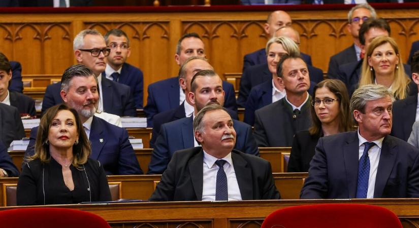 Gajdos László keményen üzent az akkugyáraknak, egy új főhatóság jöhet