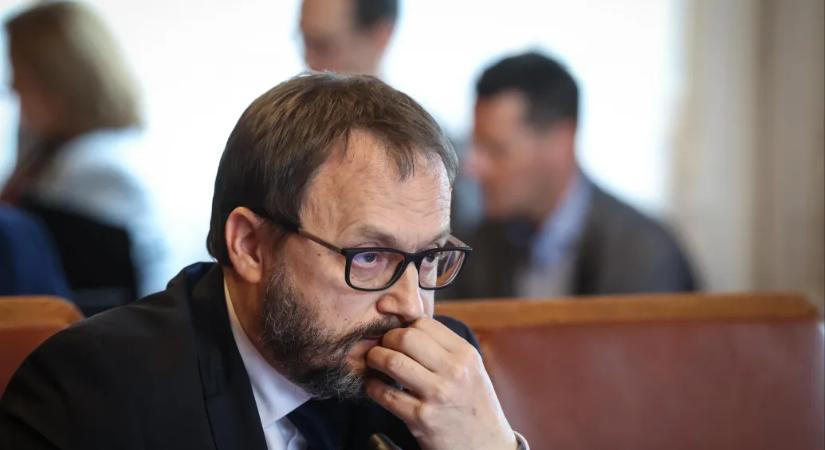 Kármán András szerint ezermilliárdos nagyságrendben folyt ki a pénz a költségvetésből a Fidesz-kormány alatt
