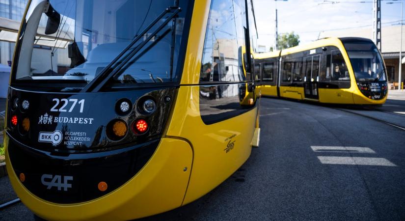 Guruló szaunák Budapesten: felsültek a luxusvillamosok a kánikulában