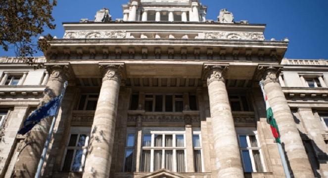 Továbbra is fideszes kommunikációs cégeket foglalkoztatnak a Legfőbb Ügyészségen