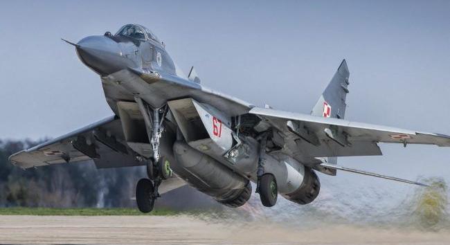 Lengyelország inkább leselejtezi a MiG-29-es vadászgépeket, ahelyett, hogy átadná őket Ukrajnának